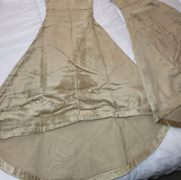 Umgee style N6206 soft velvet feel flare bottom pants NWT medium - Picture 3 of 8